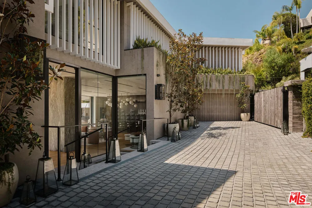 9330 Flicker Way Los Angeles, CA 90069