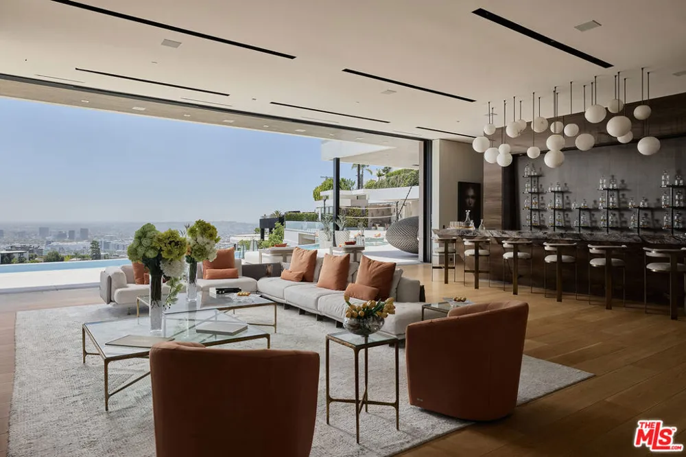 9330 Flicker Way Los Angeles, CA 90069