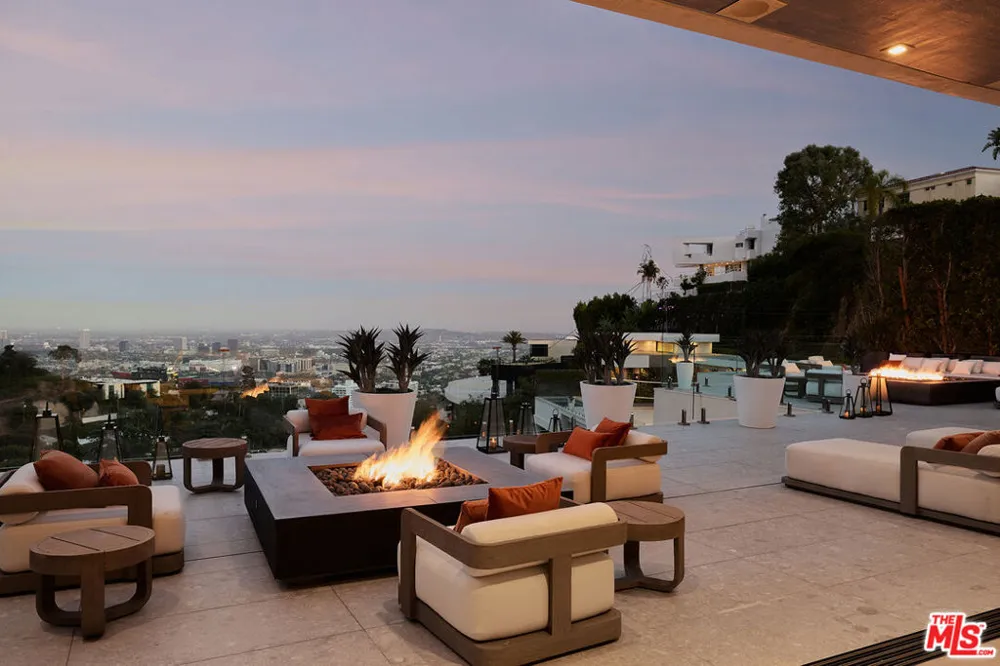 9330 Flicker Way Los Angeles, CA 90069