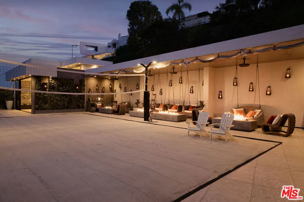 9330 Flicker Way Los Angeles, CA 90069