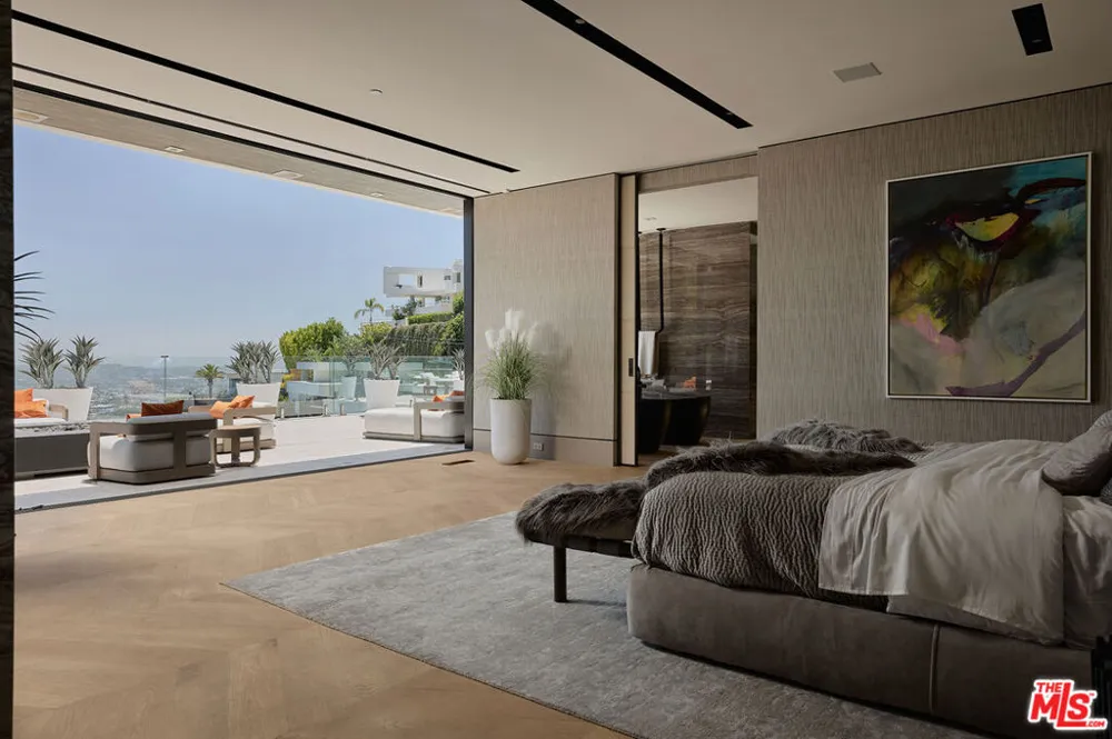 9330 Flicker Way Los Angeles, CA 90069