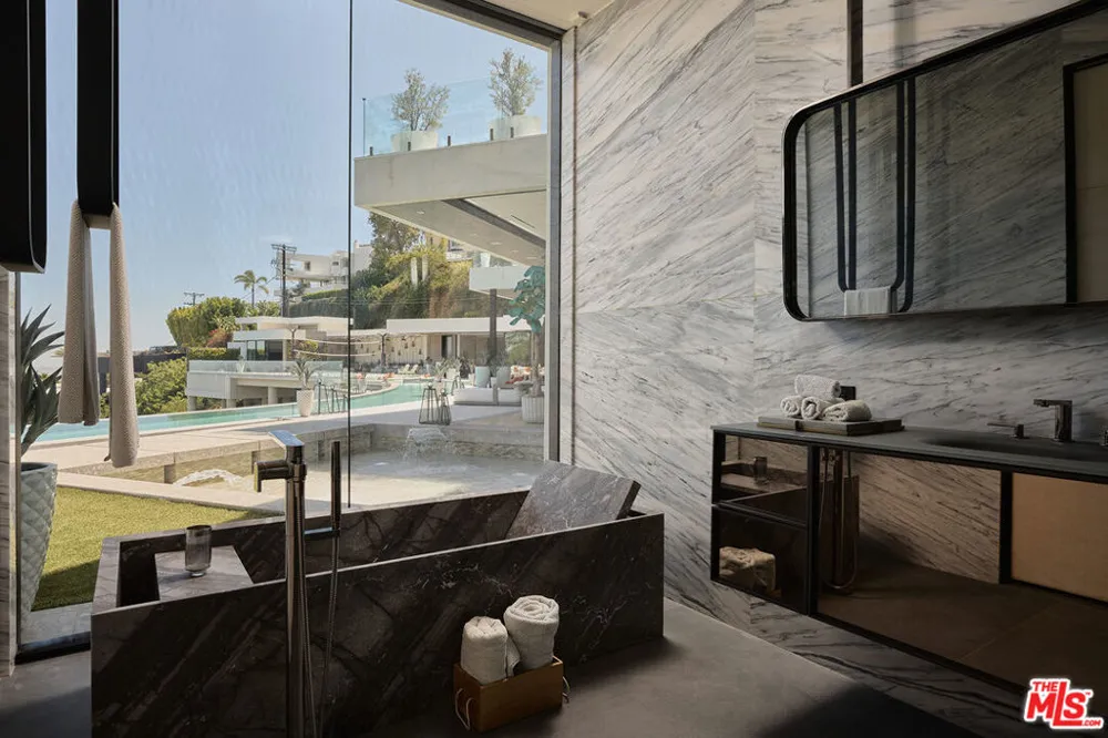 9330 Flicker Way Los Angeles, CA 90069