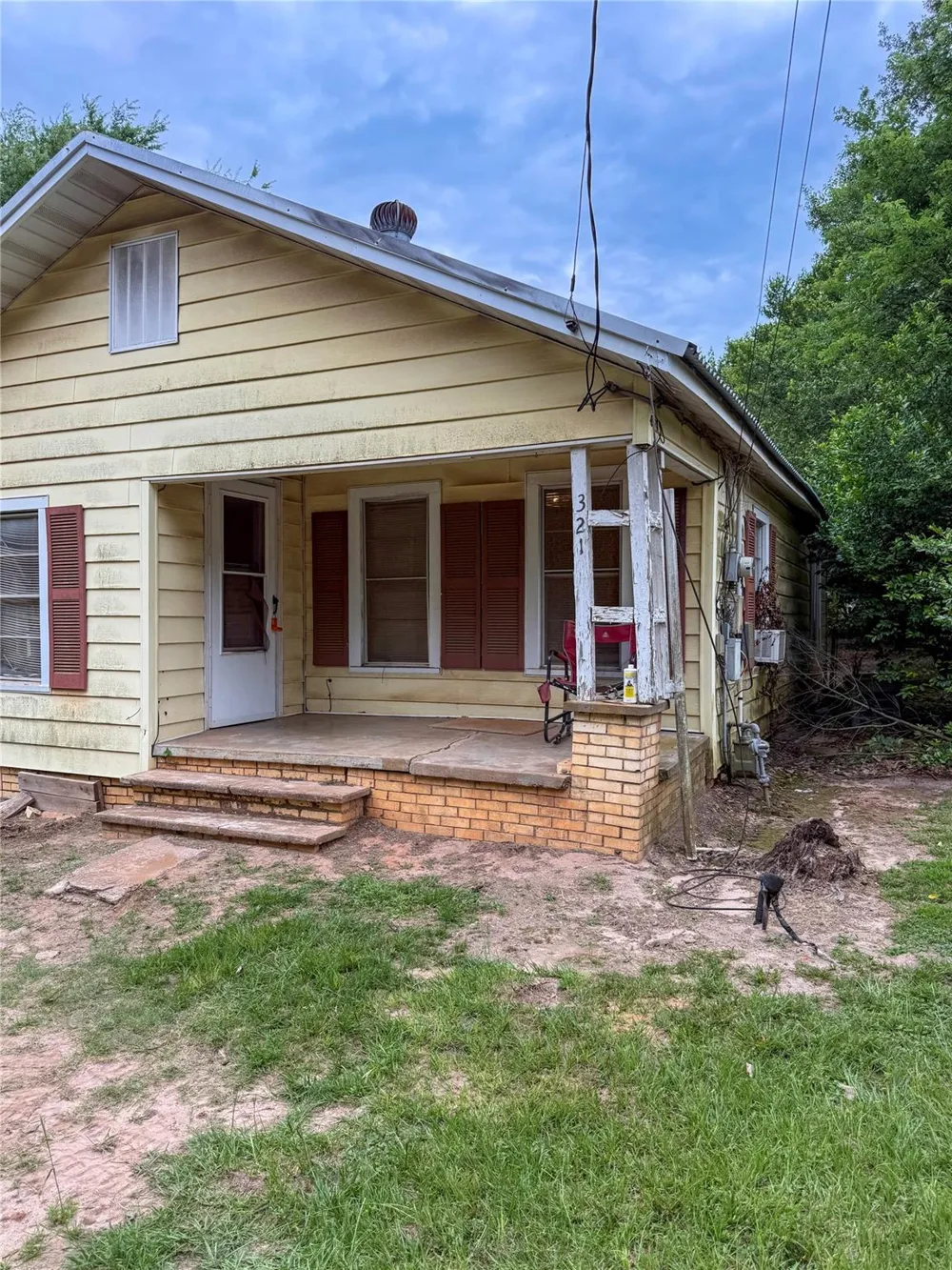321 Sycamore Street Grapeland, TX 75844