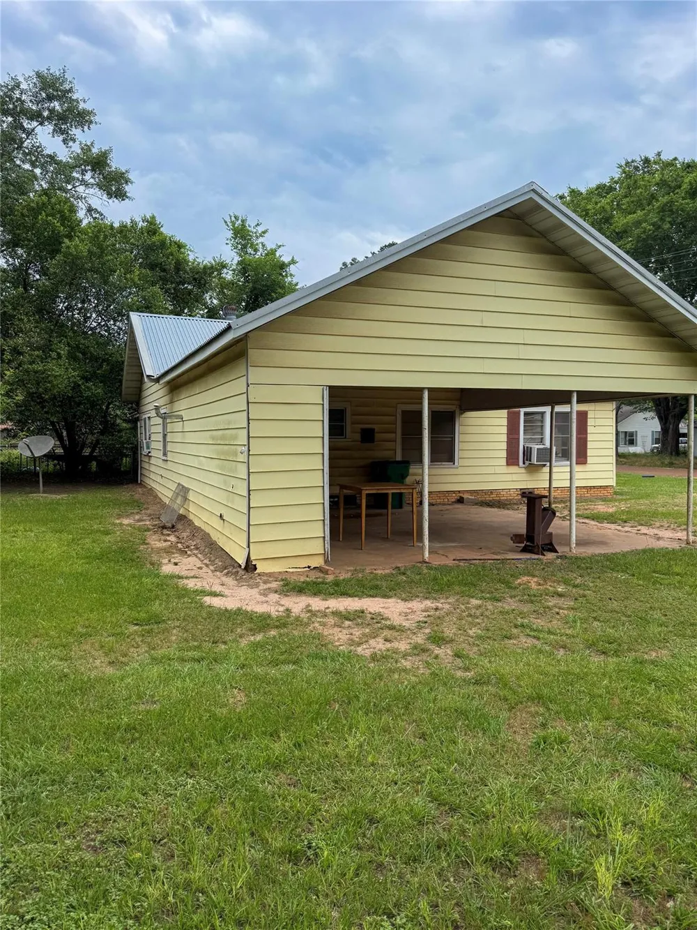 321 Sycamore Street Grapeland, TX 75844