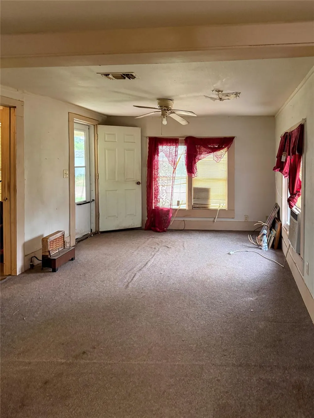 321 Sycamore Street Grapeland, TX 75844