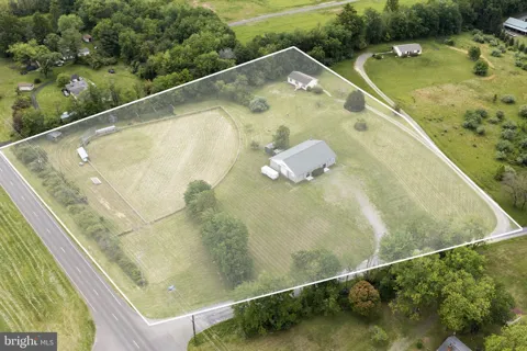 9 PAYNE LANE