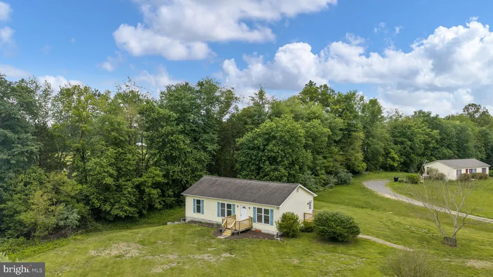 9 PAYNE LANE Amissville, VA 20106