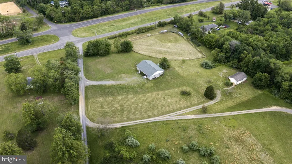 9 PAYNE LANE Amissville, VA 20106