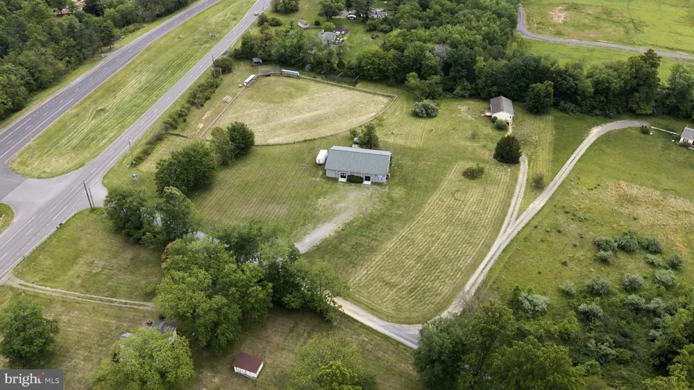 9 PAYNE LANE Amissville, VA 20106