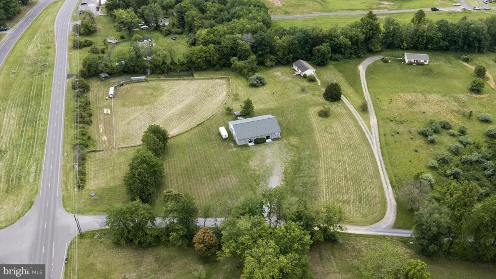9 PAYNE LANE Amissville, VA 20106