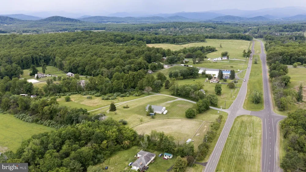 9 PAYNE LANE Amissville, VA 20106