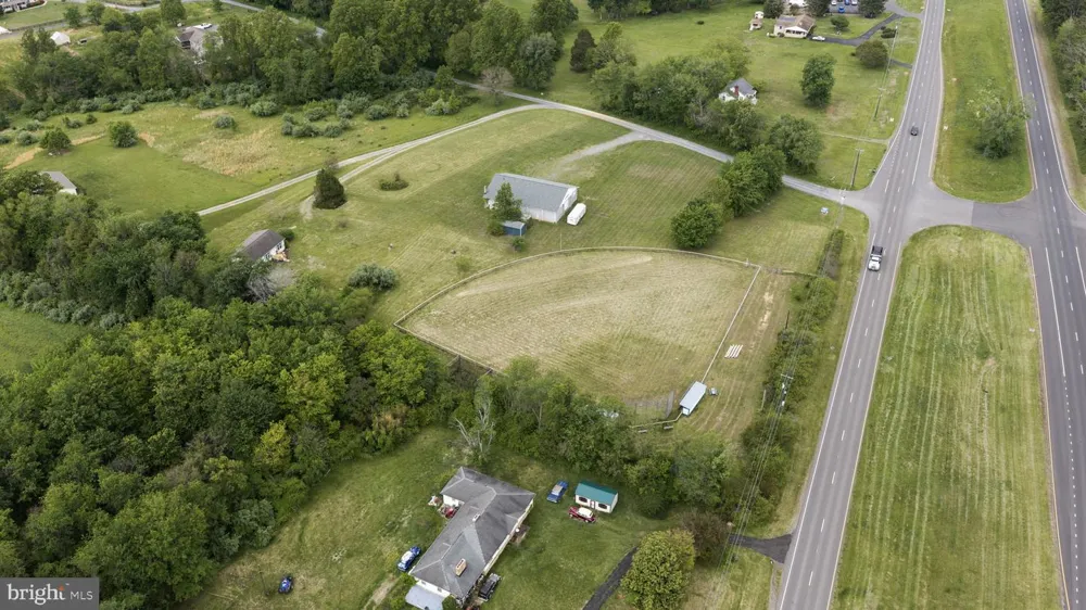 9 PAYNE LANE Amissville, VA 20106
