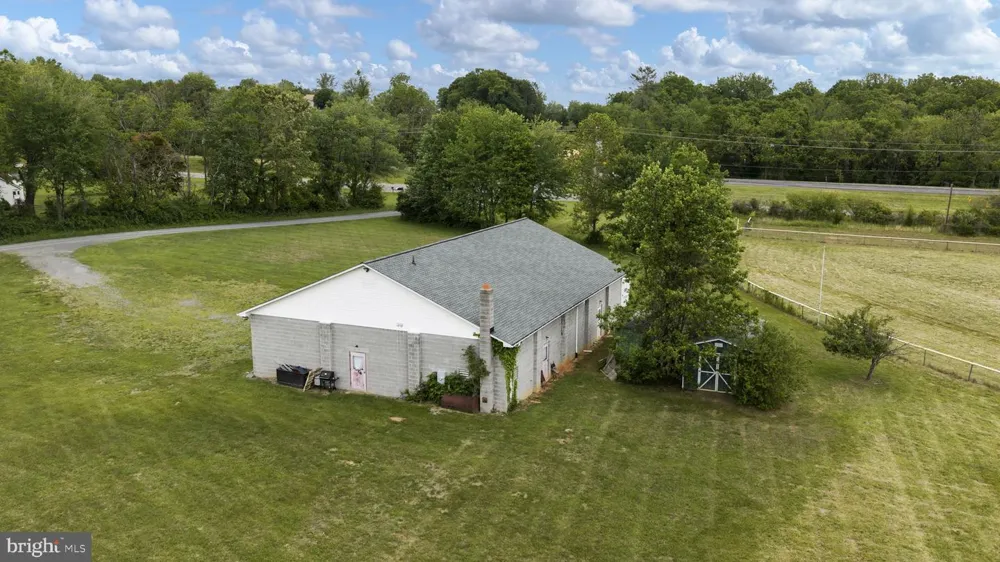 9 PAYNE LANE Amissville, VA 20106