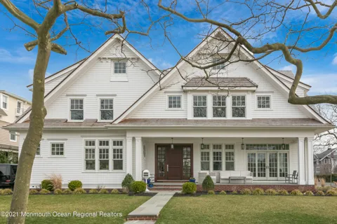 27 Tuttle Avenue