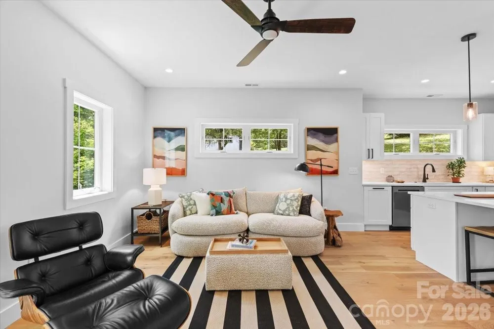 8 Wildwood Park Knoll Weaverville, NC 28787