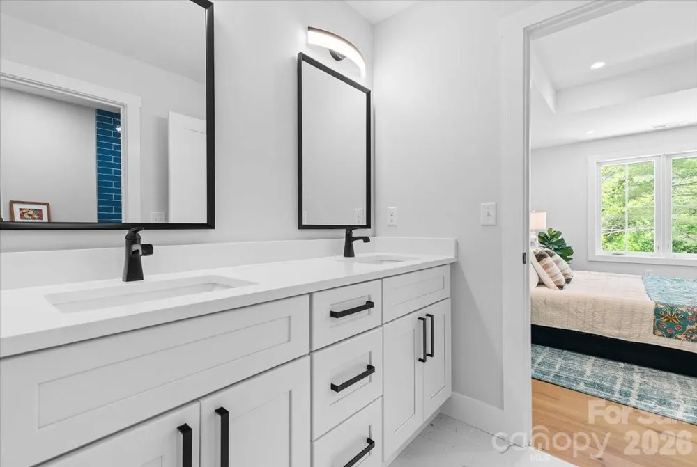8 Wildwood Park Knoll Weaverville, NC 28787