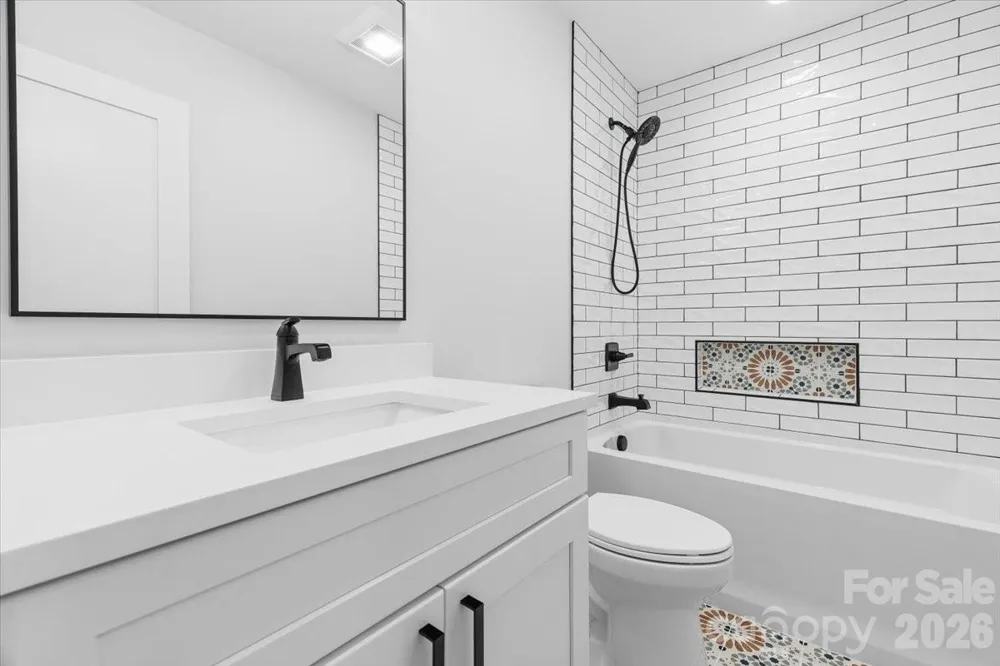 8 Wildwood Park Knoll Weaverville, NC 28787
