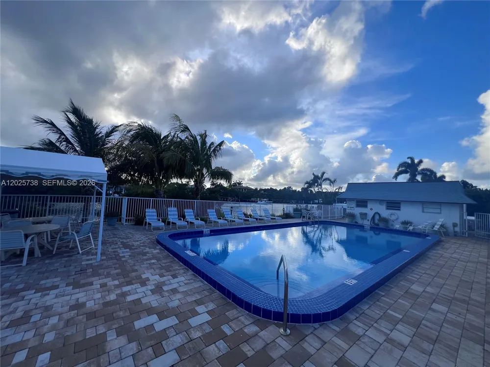 4201 S Ocean Blvd #J2 South Palm Beach, FL 33480