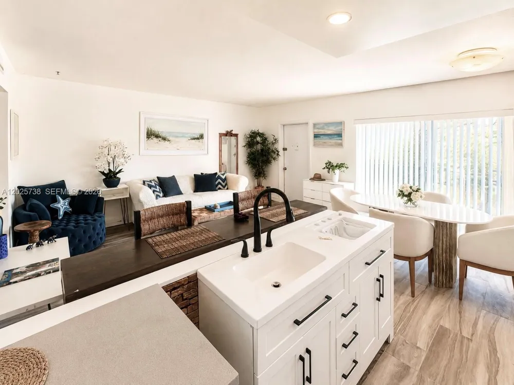 4201 S Ocean Blvd #J2 South Palm Beach, FL 33480