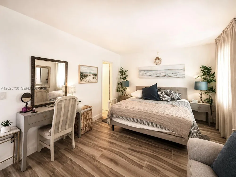 4201 S Ocean Blvd #J2 South Palm Beach, FL 33480