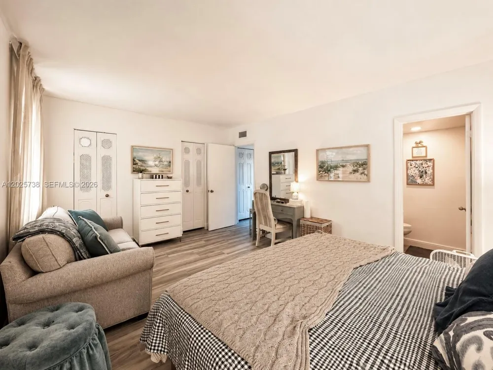 4201 S Ocean Blvd #J2 South Palm Beach, FL 33480