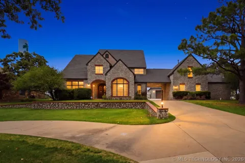 4809 Oak Leaf Drive