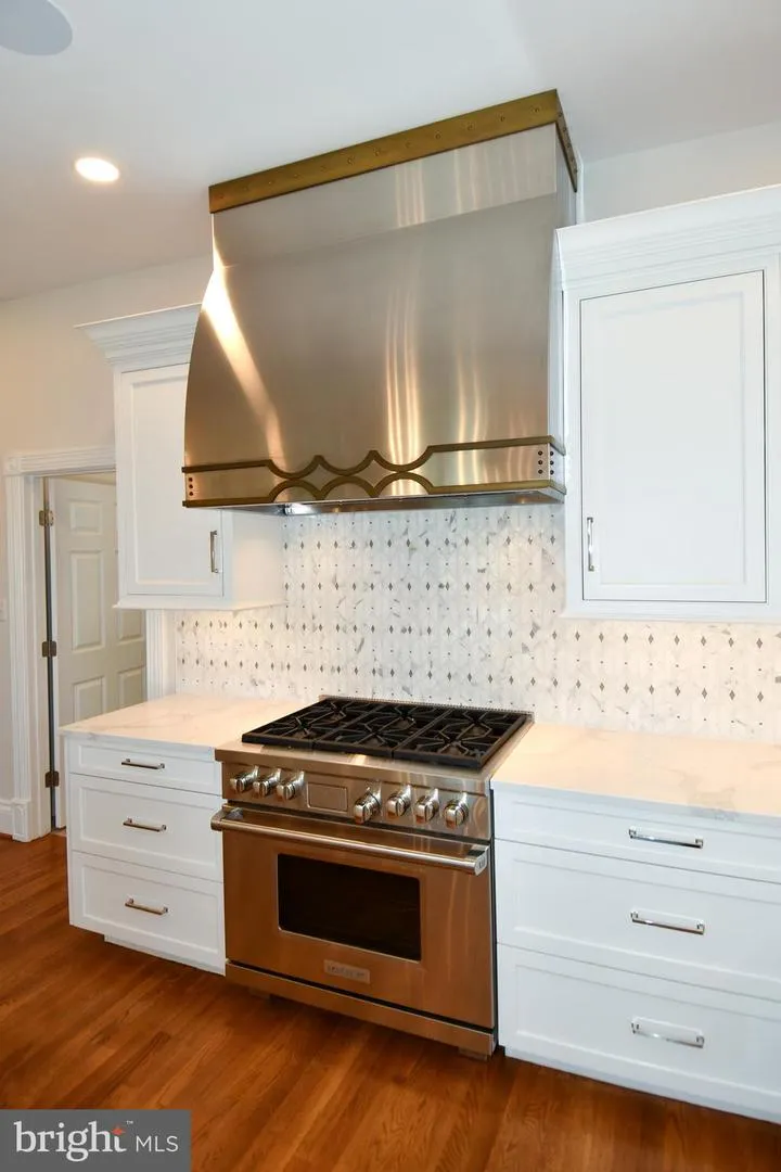 7808 SOUTHDOWN ROAD Alexandria, VA 22308