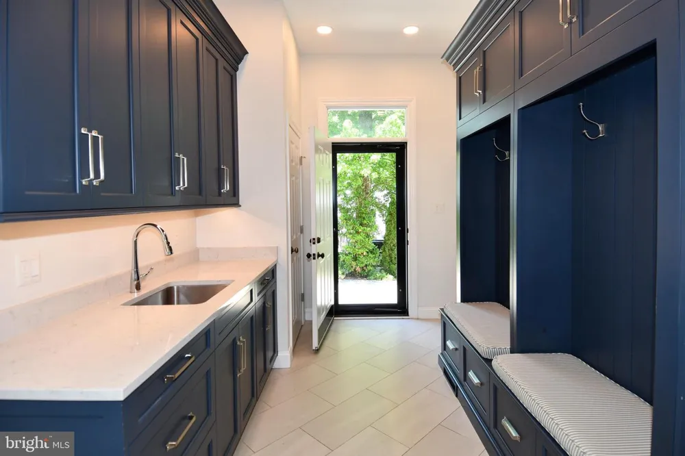 7808 SOUTHDOWN ROAD Alexandria, VA 22308