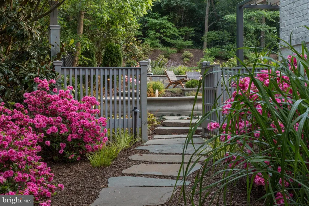 7808 SOUTHDOWN ROAD Alexandria, VA 22308