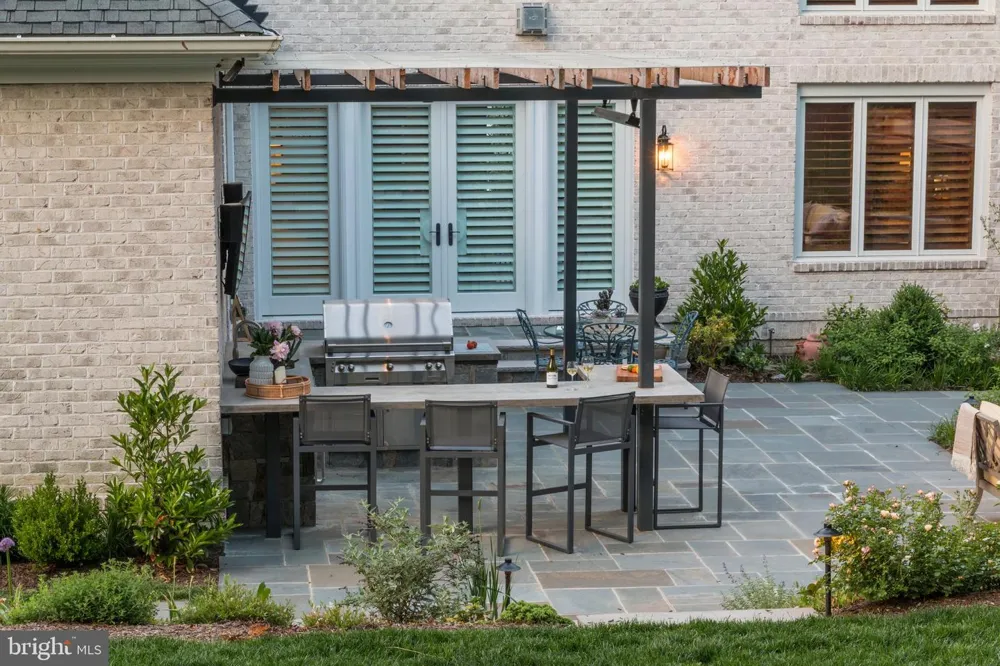 7808 SOUTHDOWN ROAD Alexandria, VA 22308