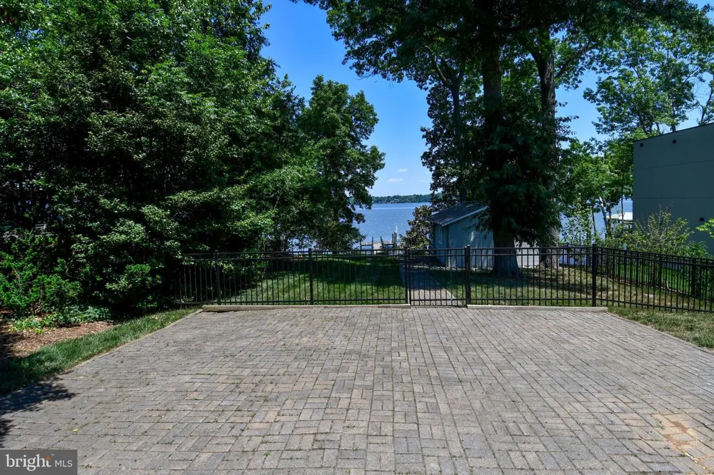 7808 SOUTHDOWN ROAD Alexandria, VA 22308
