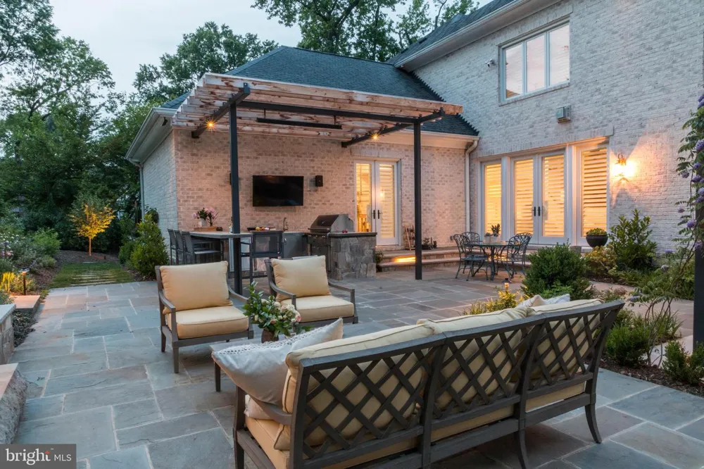 7808 SOUTHDOWN ROAD Alexandria, VA 22308
