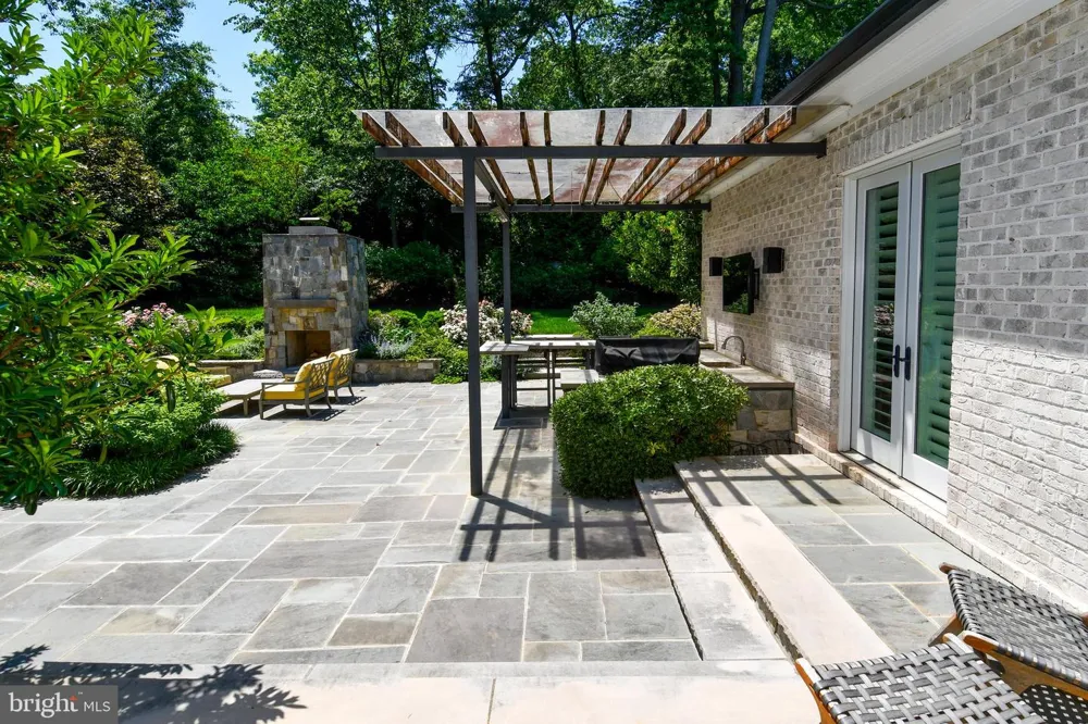 7808 SOUTHDOWN ROAD Alexandria, VA 22308