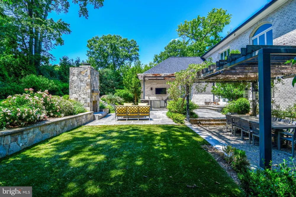 7808 SOUTHDOWN ROAD Alexandria, VA 22308