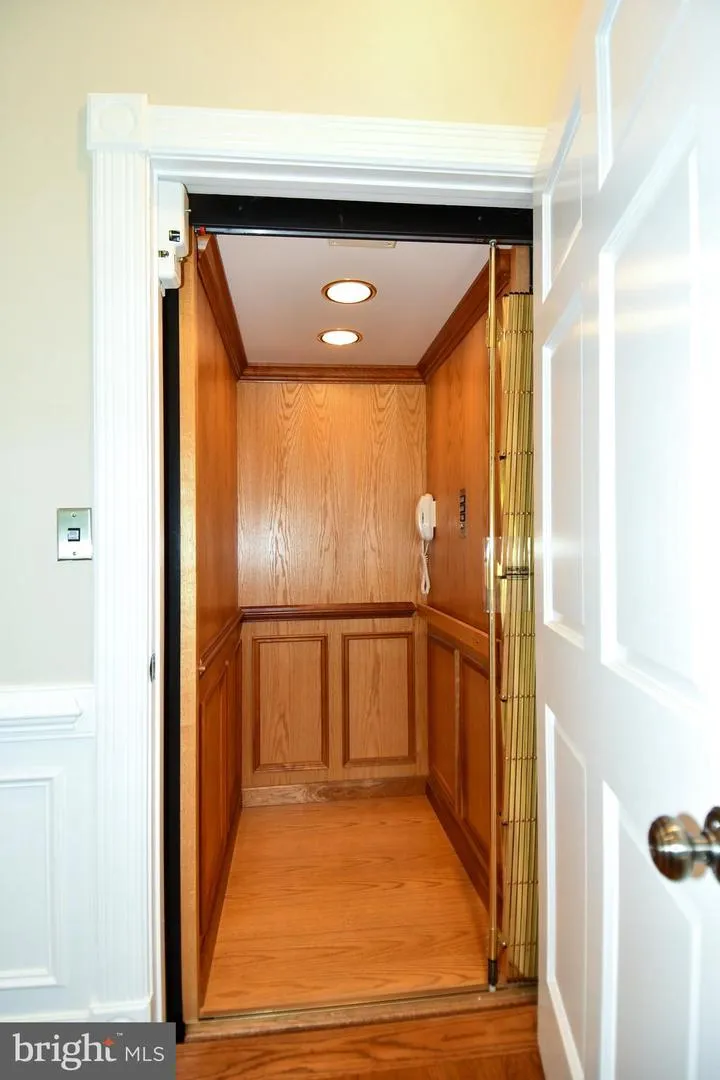 7808 SOUTHDOWN ROAD Alexandria, VA 22308