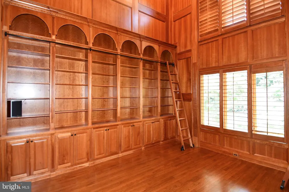 7808 SOUTHDOWN ROAD Alexandria, VA 22308