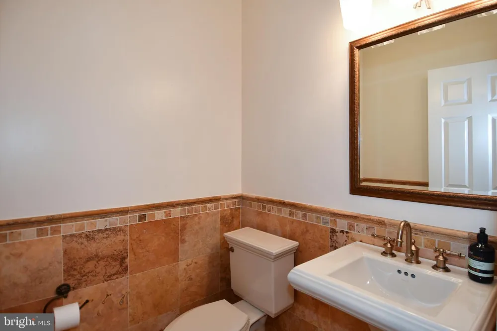 7808 SOUTHDOWN ROAD Alexandria, VA 22308