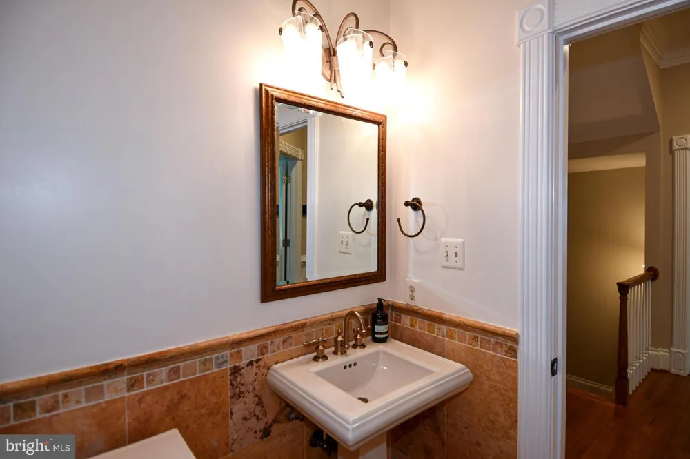 7808 SOUTHDOWN ROAD Alexandria, VA 22308