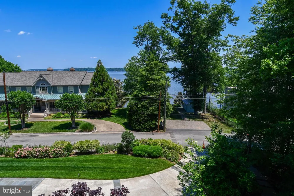 7808 SOUTHDOWN ROAD Alexandria, VA 22308