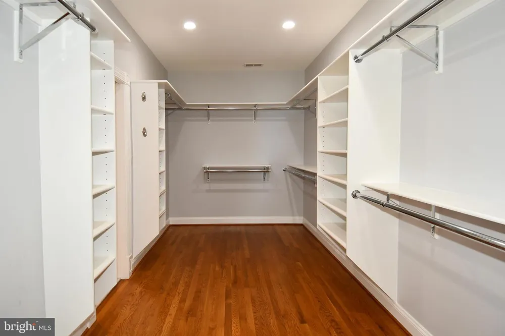7808 SOUTHDOWN ROAD Alexandria, VA 22308