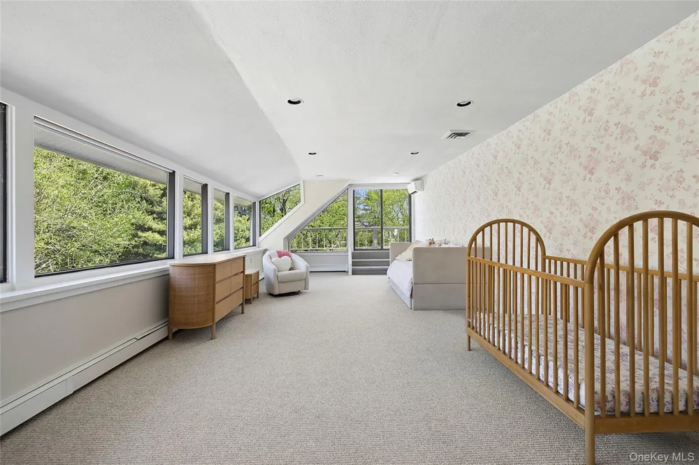 92 Old House Lane Sands Point, NY 11050