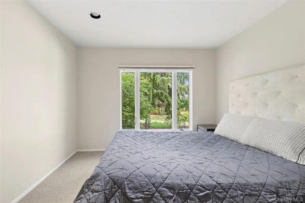 92 Old House Lane Sands Point, NY 11050