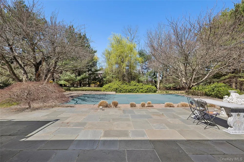 92 Old House Lane Sands Point, NY 11050