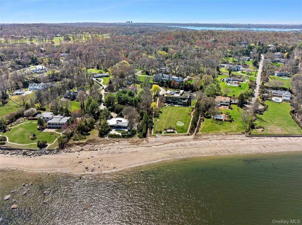 92 Old House Lane Sands Point, NY 11050