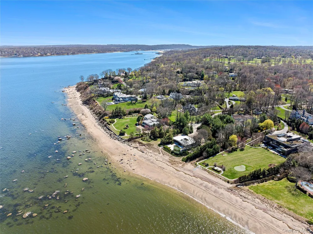 92 Old House Lane Sands Point, NY 11050