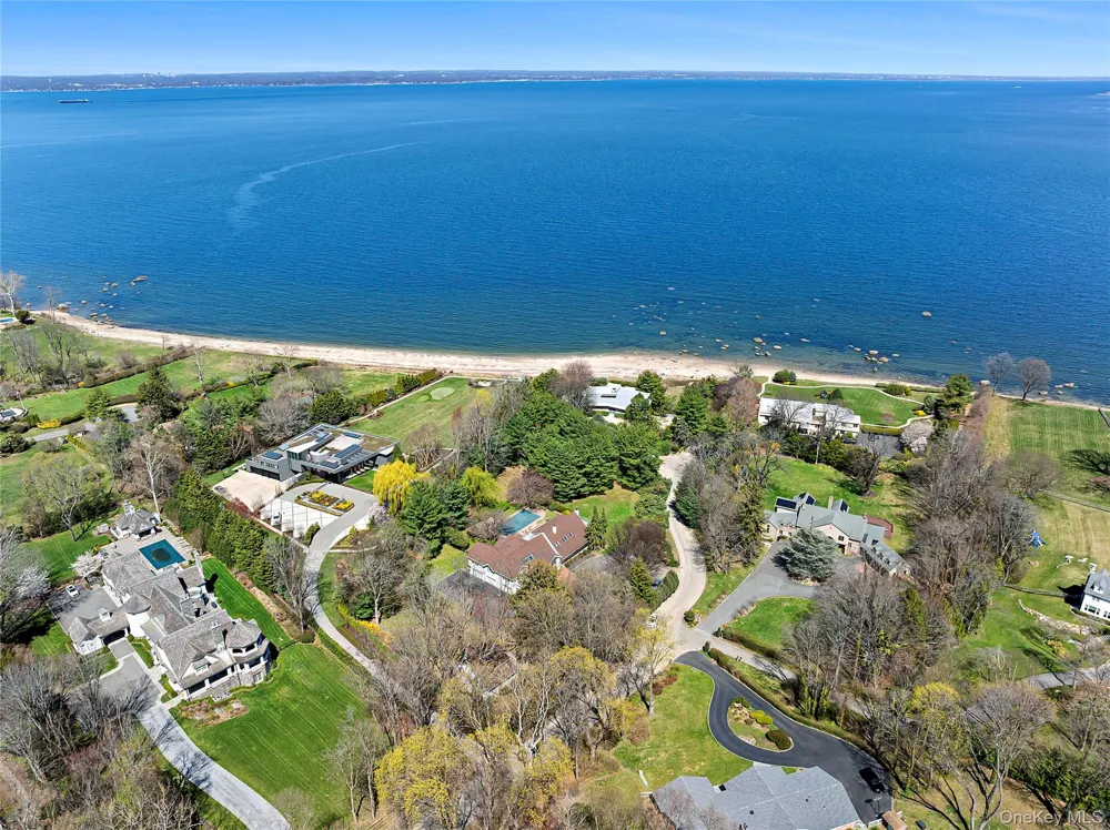 92 Old House Lane Sands Point, NY 11050