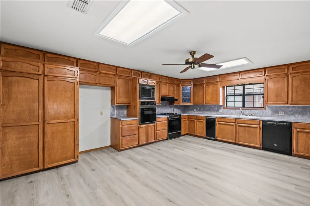 1333 Rose Drive Alice, TX 78332