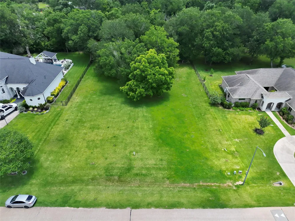 32915 Whitburn Trail Weston Lakes, TX 77441