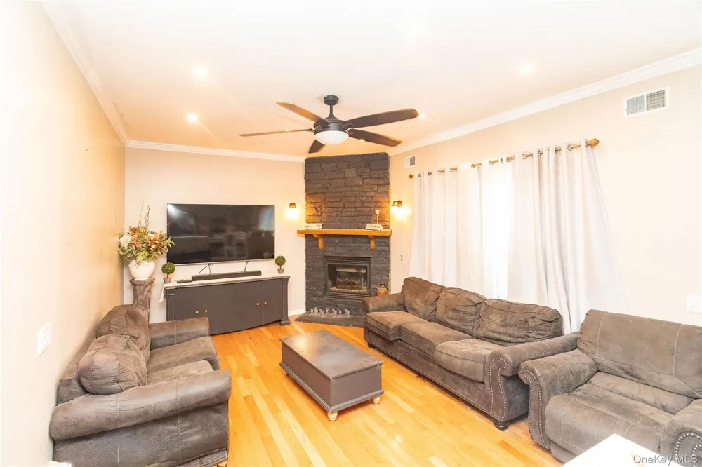 1 Starlight Path Wallkill, NY 12589