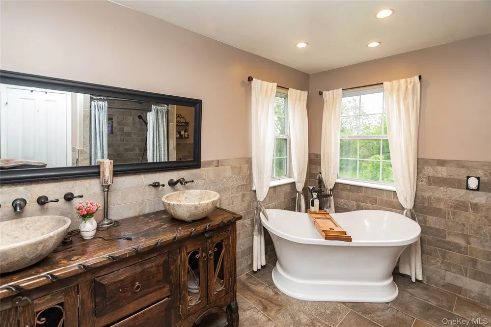 1 Starlight Path Wallkill, NY 12589